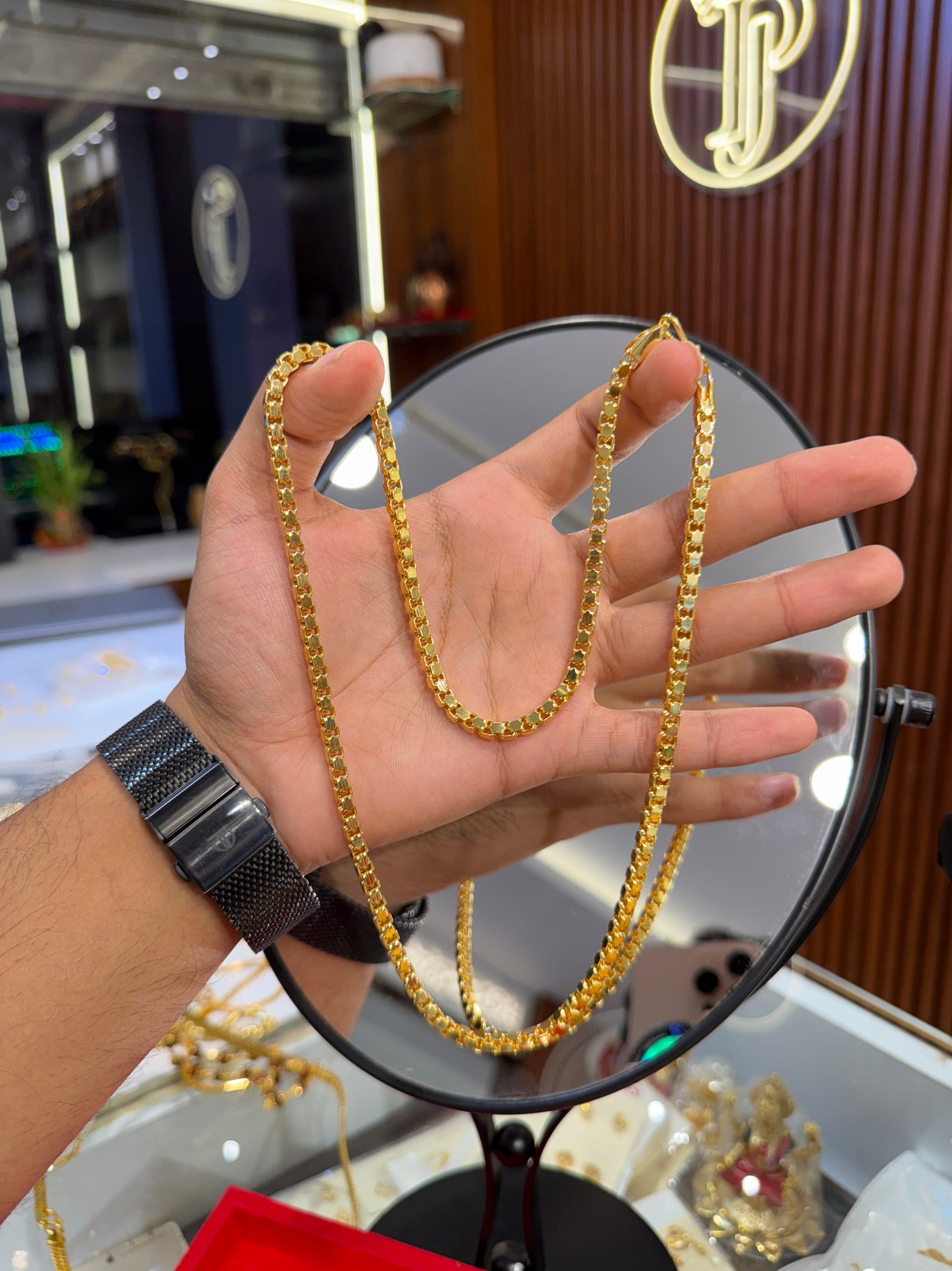Big box chain ⭐⭐⭐⭐☆ 4.3 (14,950)