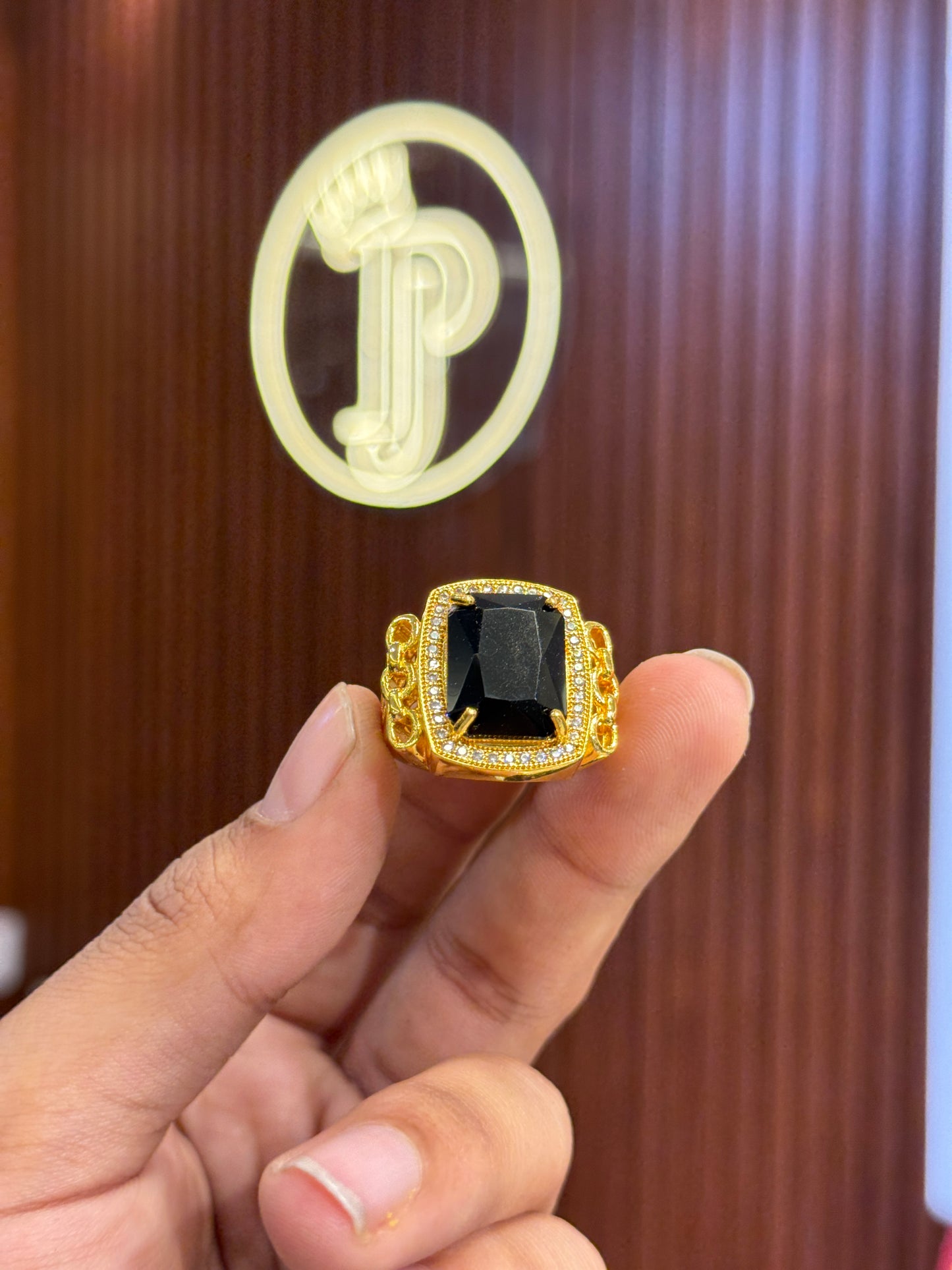Black stone ring ⭐⭐⭐☆☆ 2.7 (4,910)