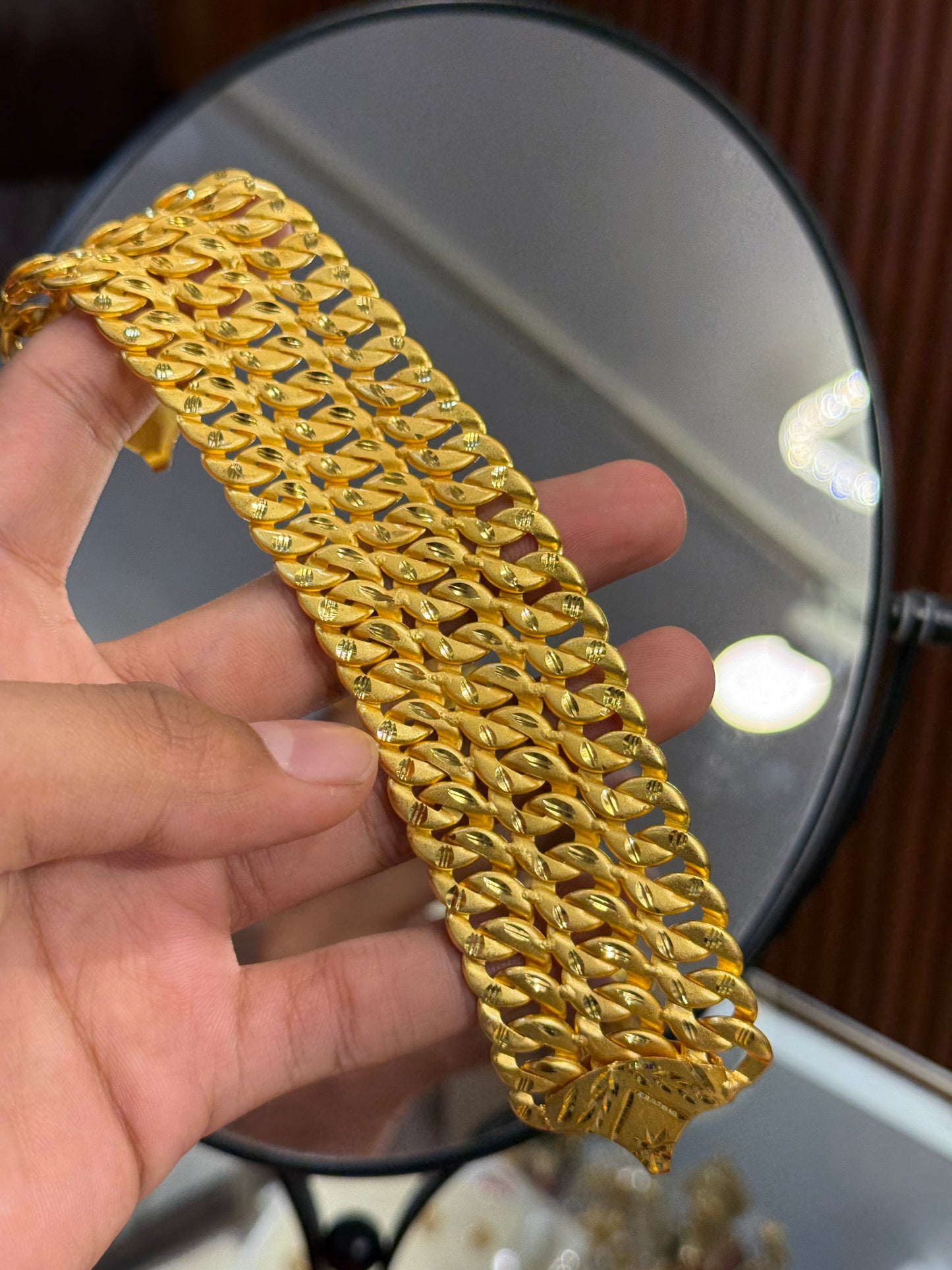Bracelet 	⭐⭐⭐⭐⭐ 4.9 (12,845)
