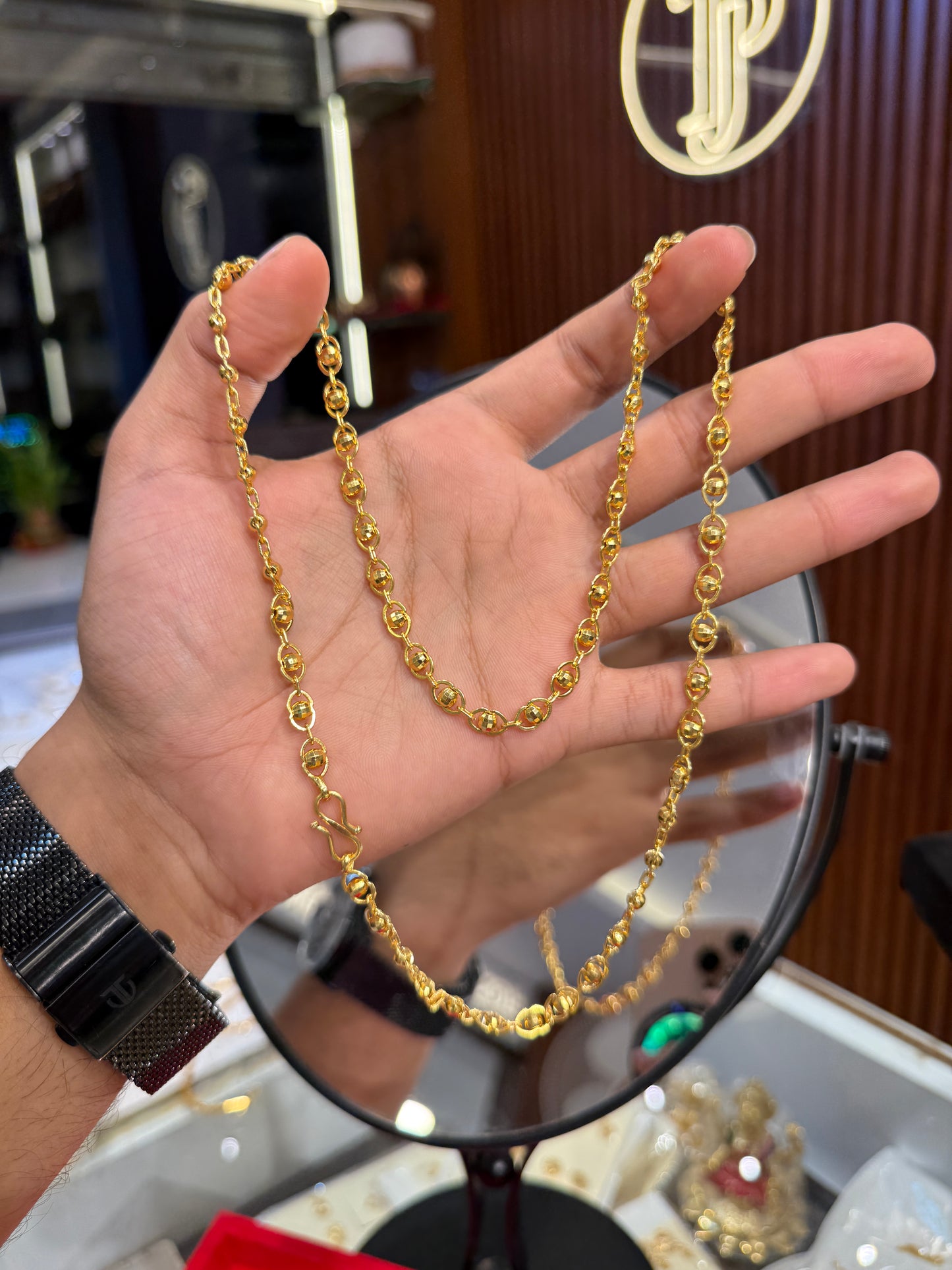 Chain ⭐⭐⭐⭐☆ 3.7 (7,960)