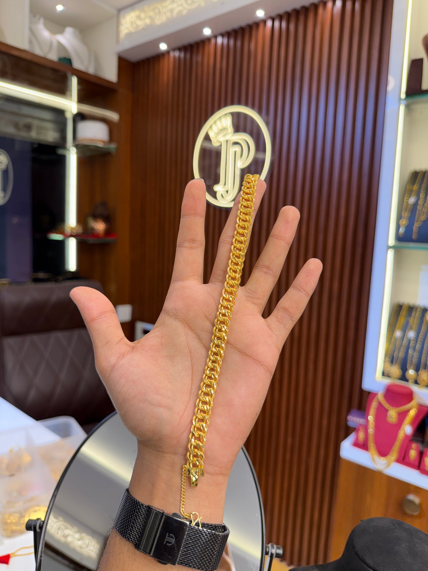 Bracelet ⭐⭐⭐⭐⭐ 4.7 (18,210)