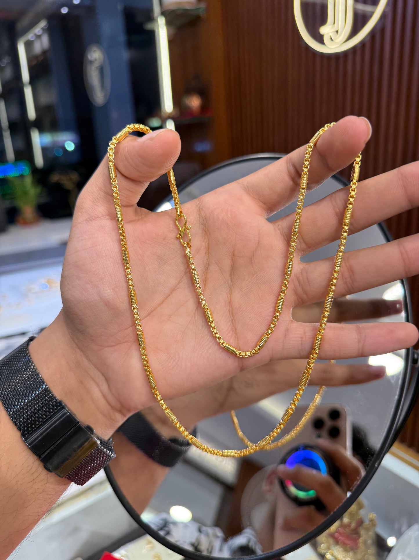 Chain ⭐⭐⭐☆☆ 3.1 (5,640)