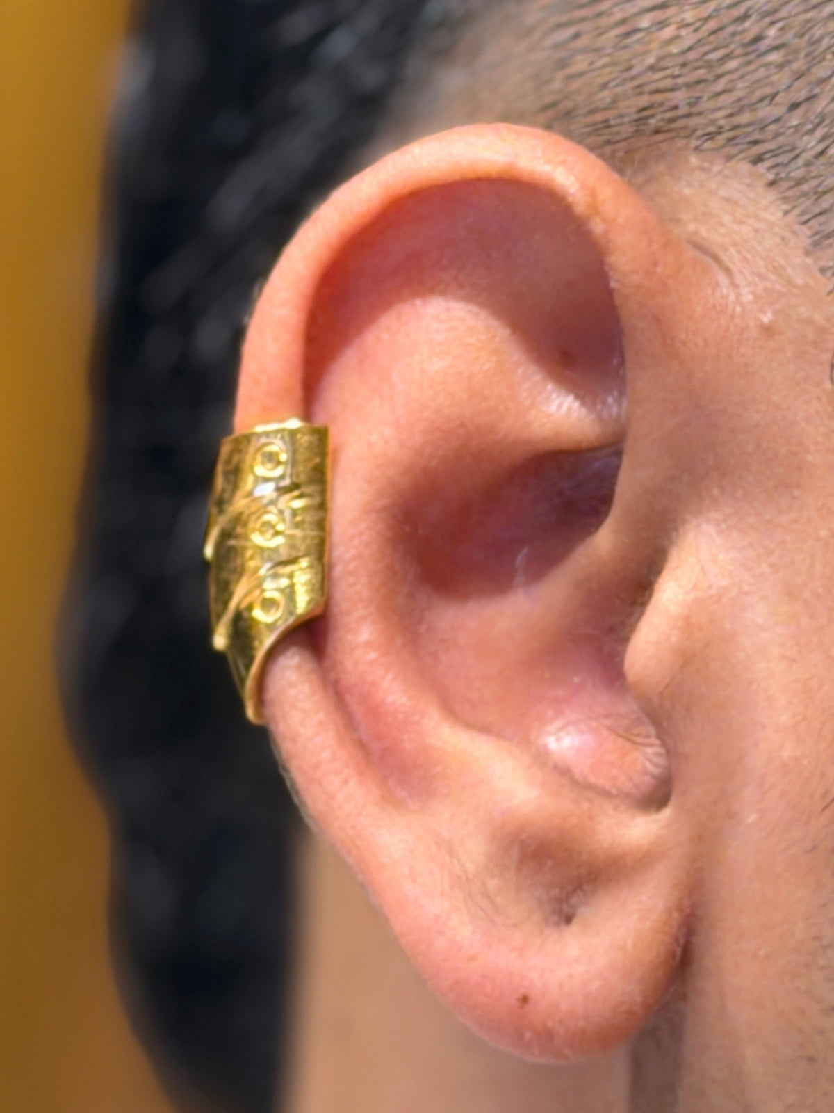 Ear cuff