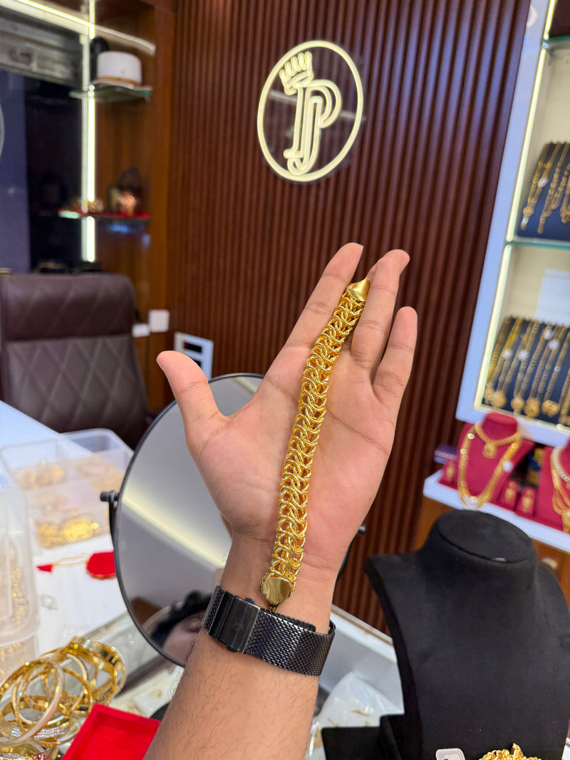 Bracelet