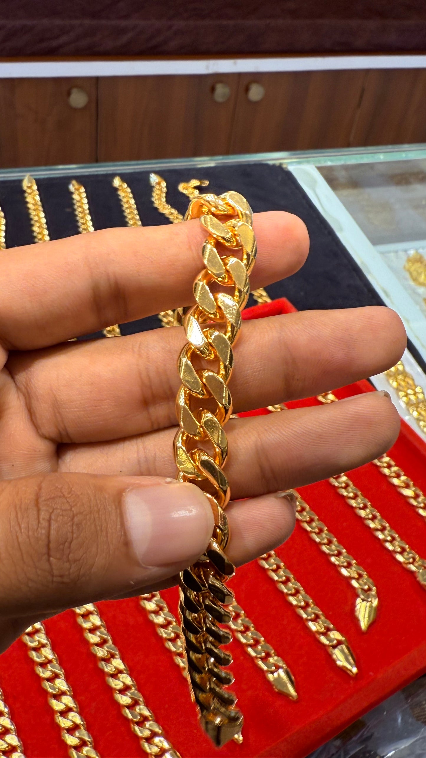 Cubin bracelet 	⭐⭐⭐⭐☆ 4.0 (2,980)