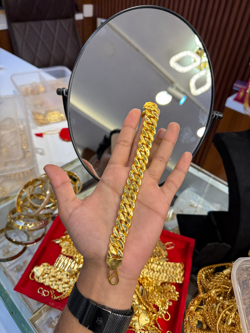 Bracelet