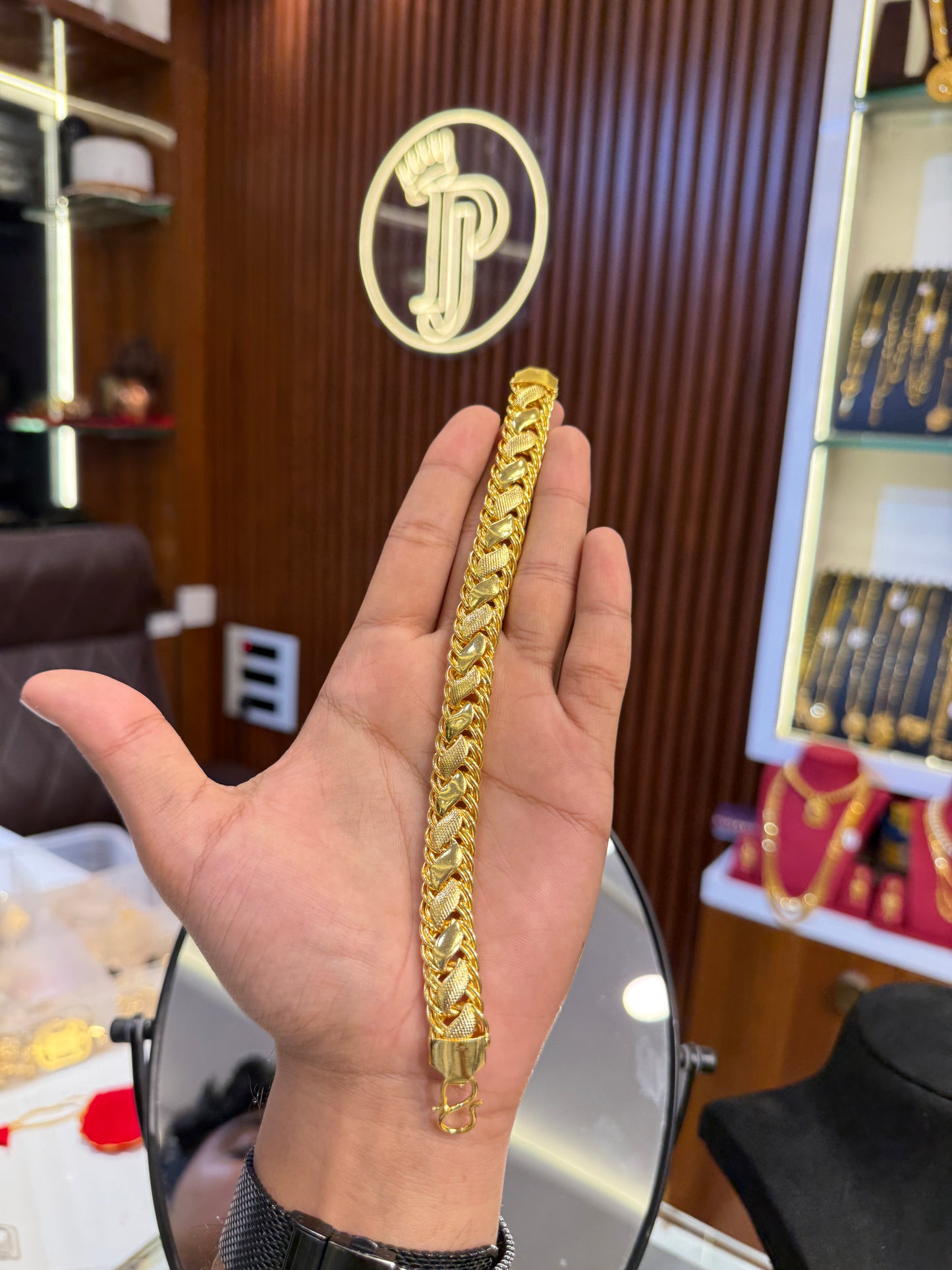 Bracelet ⭐⭐☆☆ 2.9 (6,130)