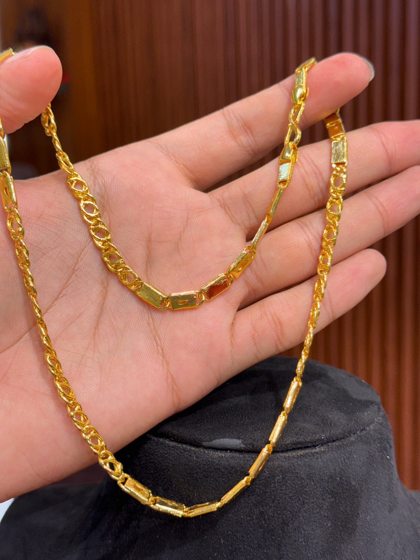 Chain ⭐⭐⭐⭐☆ 3.7 (7,960)
