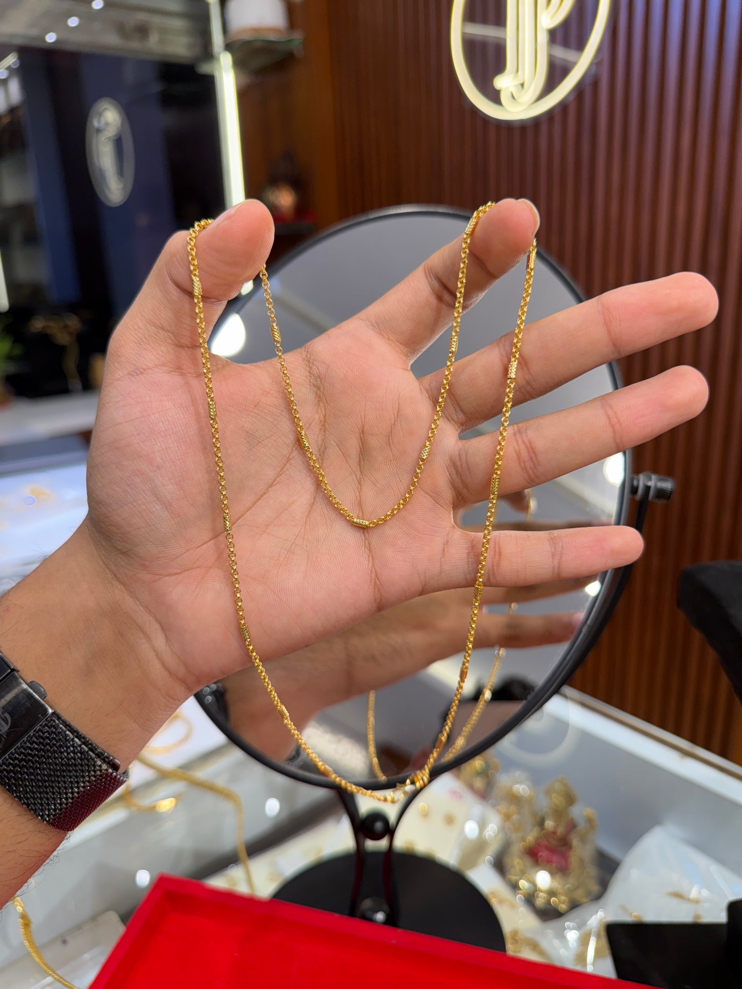 Chain ⭐⭐⭐⭐☆ 4.0 (13,200)