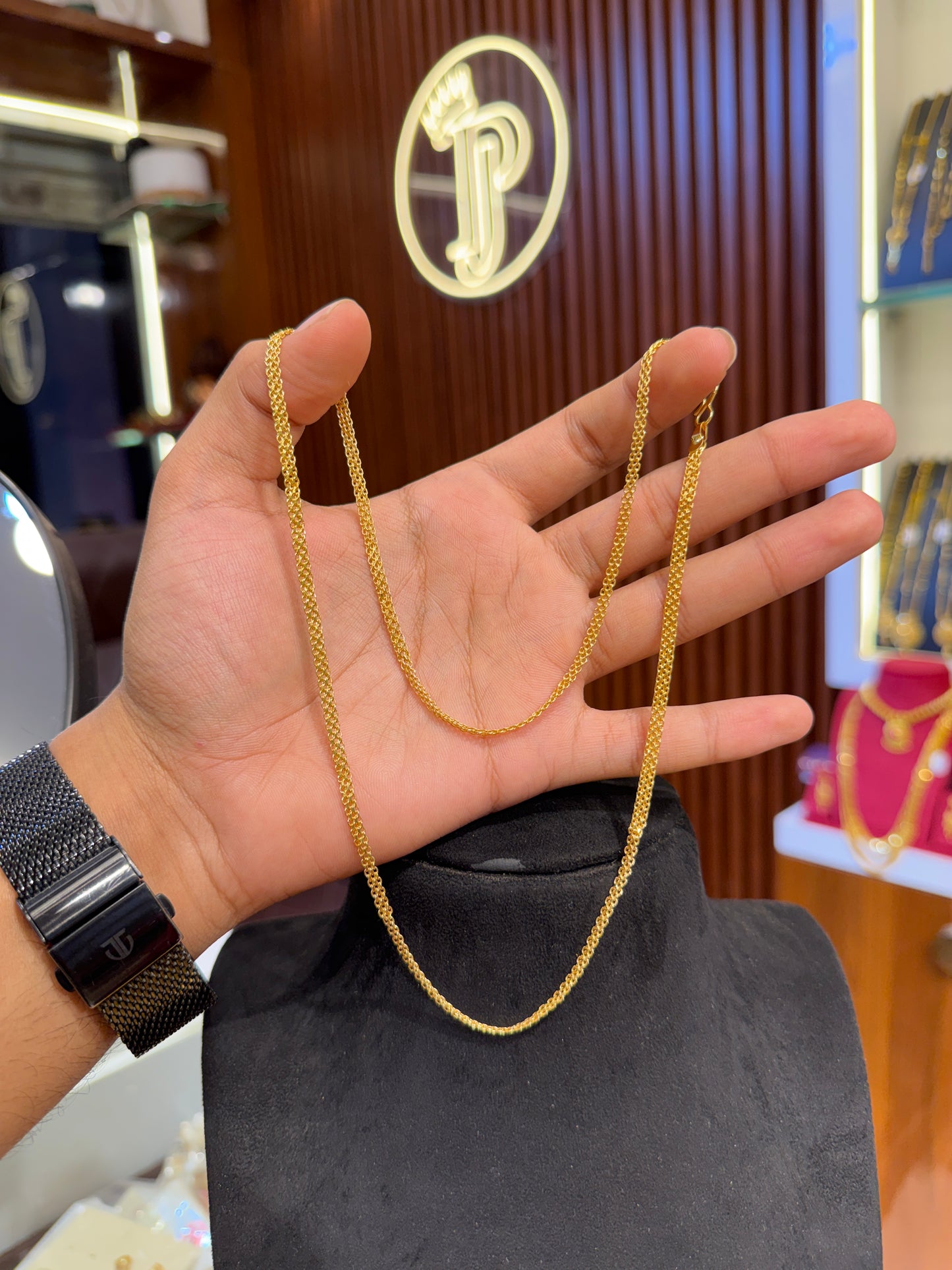 Highway chain  	⭐⭐⭐⭐⭐ 4.9 (12,845)