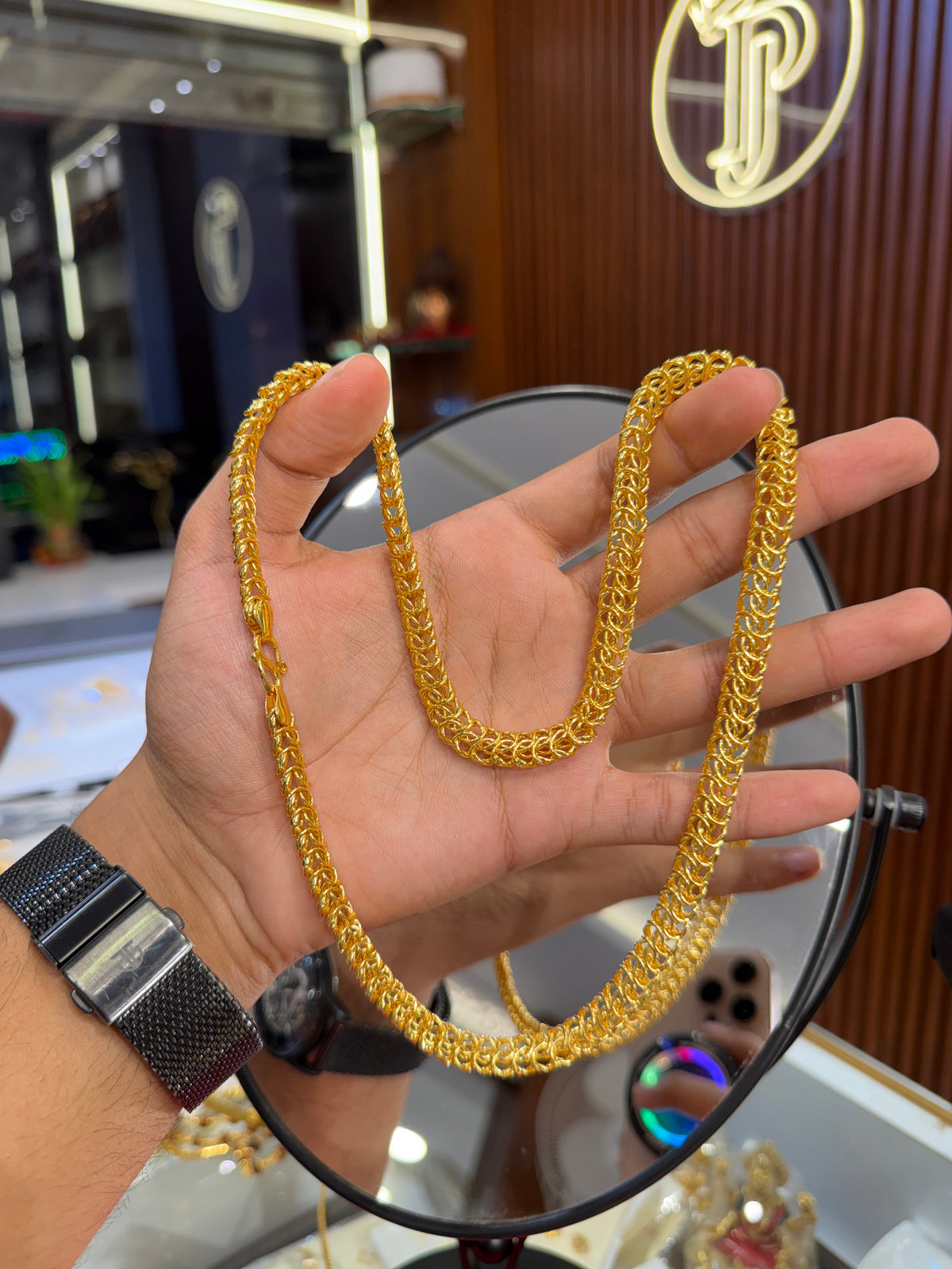 Chain ⭐⭐⭐☆☆ 3.0 (8,990)