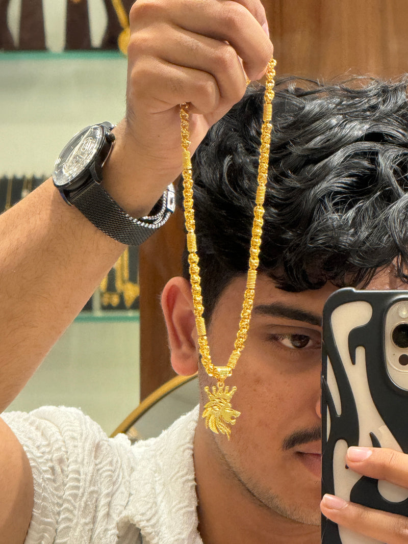 Chain +lion pendant