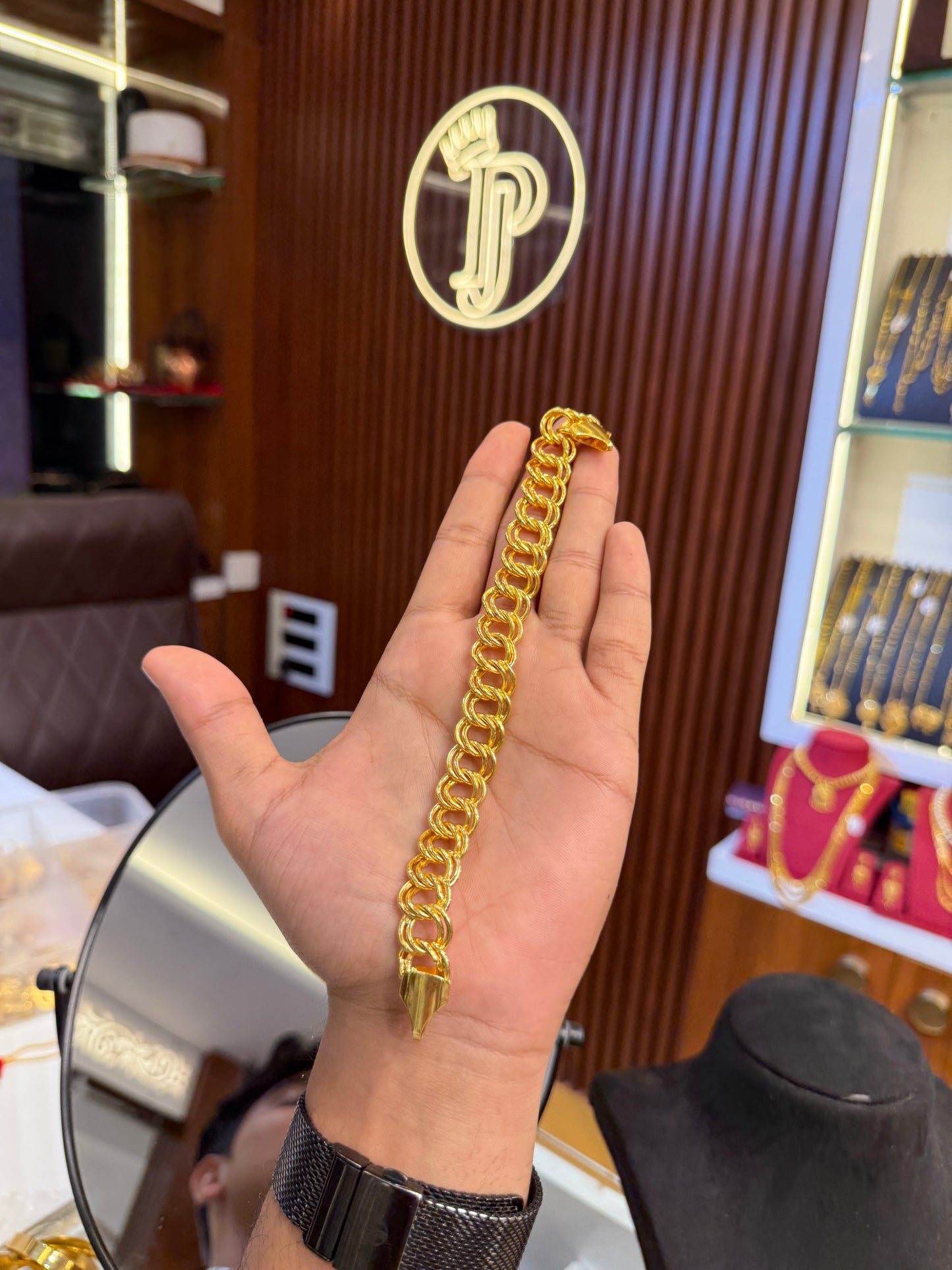 Kadi Bracelet 	⭐⭐⭐⭐⭐ 4.6 (22,540)