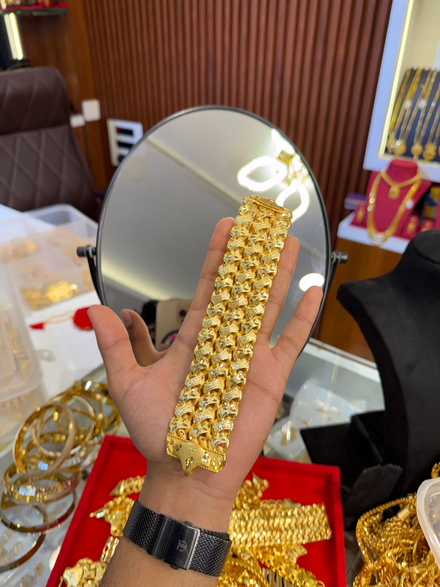 Bracelet ⭐⭐⭐⭐⭐ 4.9 (12,845)