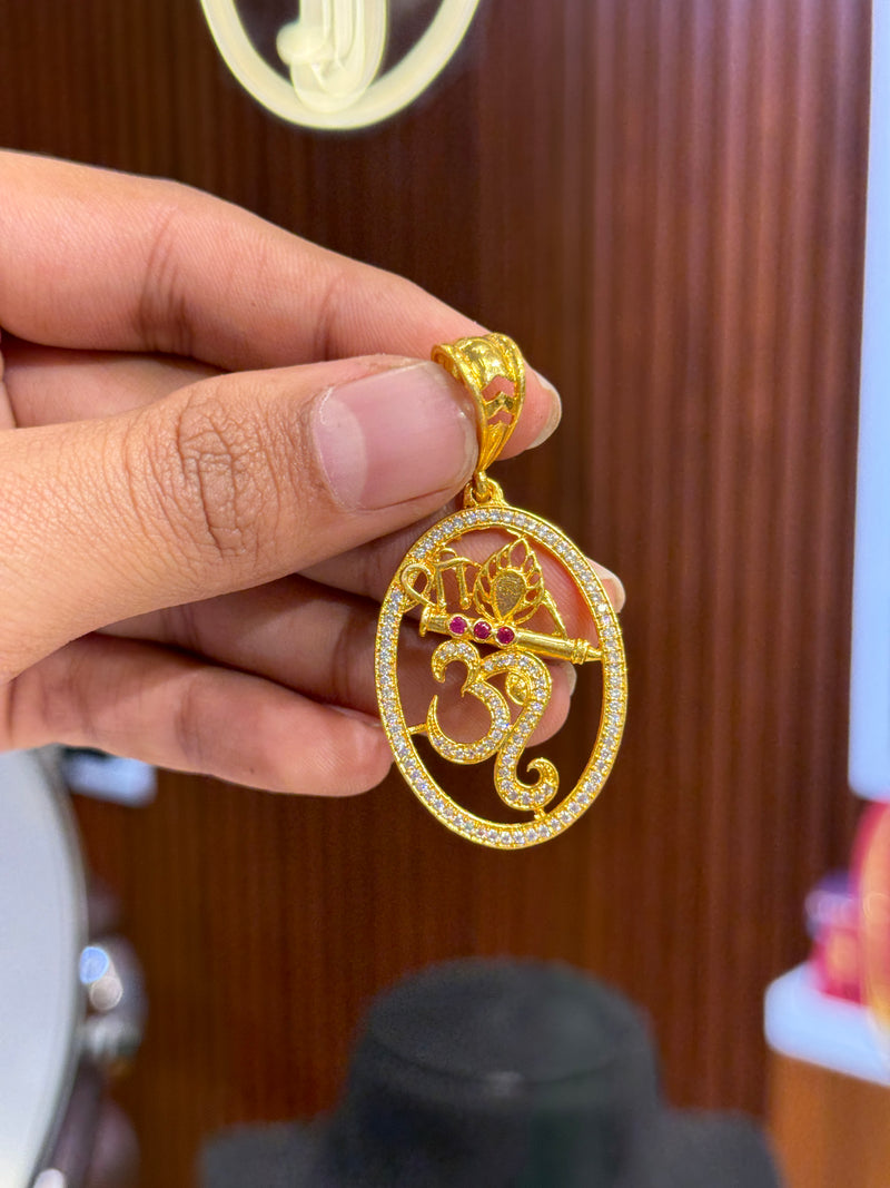 Om pendent