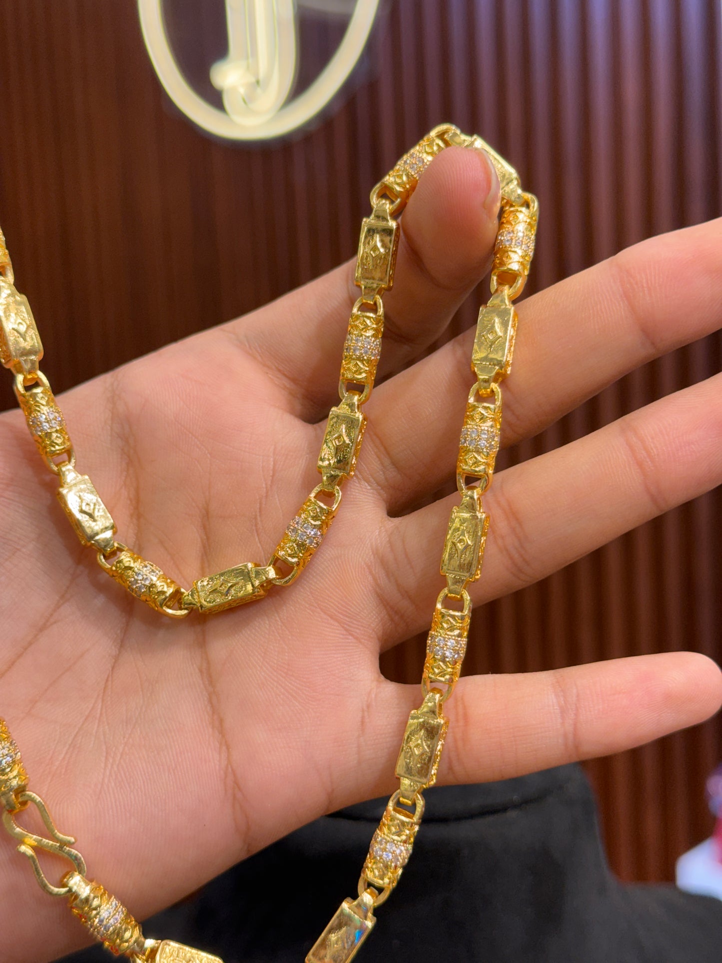 Chain  ⭐⭐⭐☆☆ 3.0 (4,450)