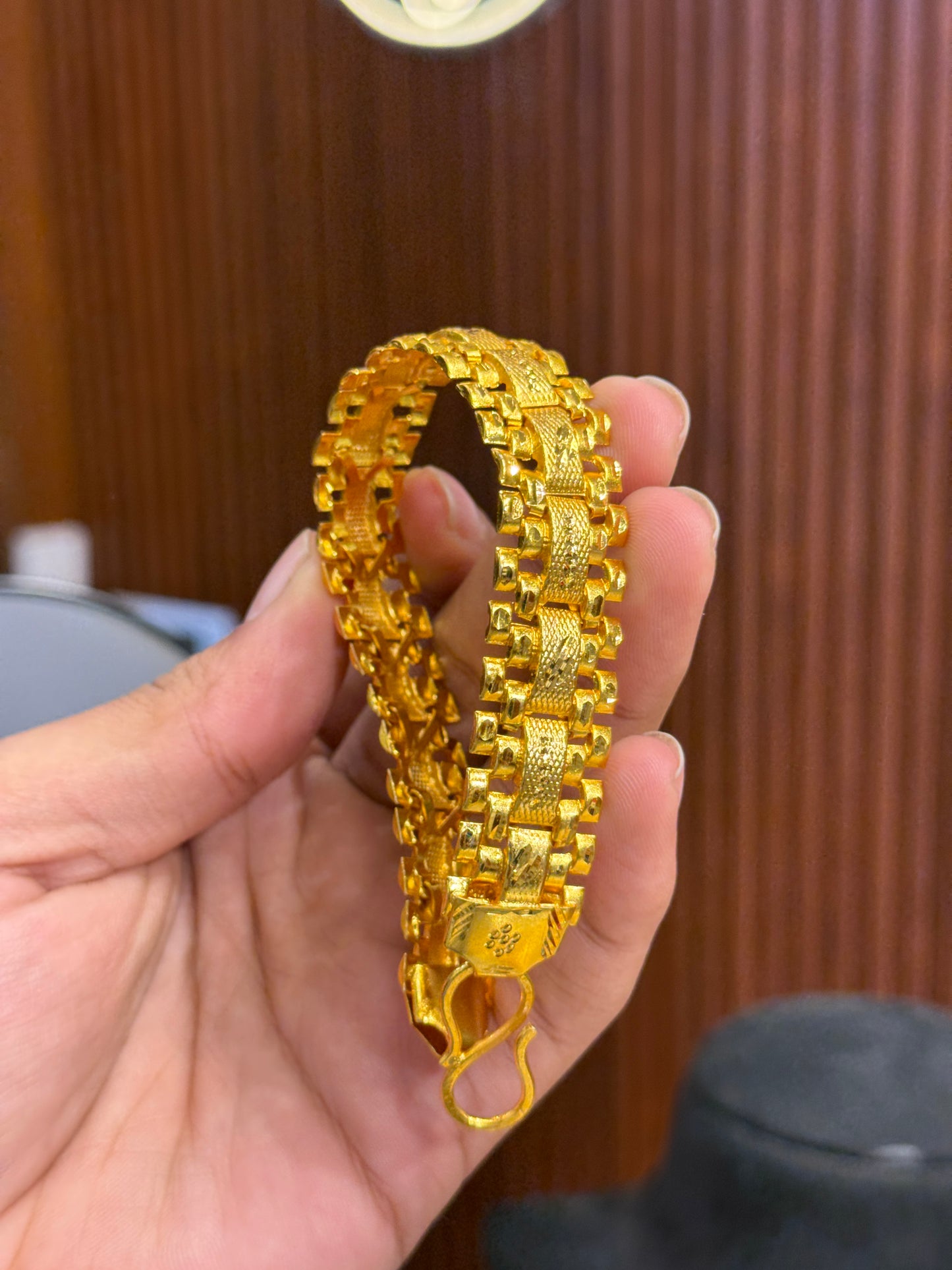 Bracelet ⭐⭐⭐⭐⭐ 4.9 (12,845)