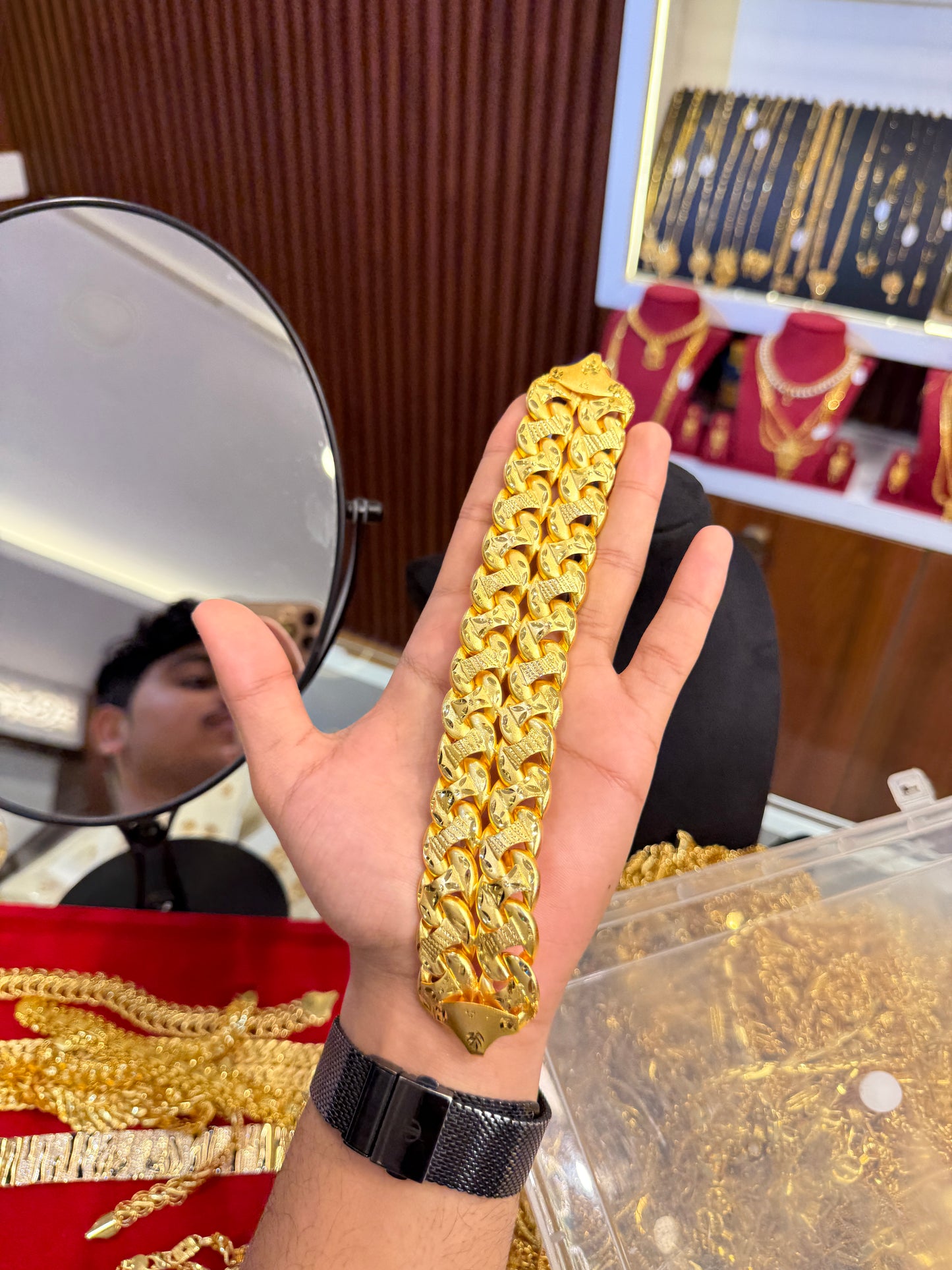 Bracelet .	⭐⭐⭐☆☆ 3.0 (8,990)