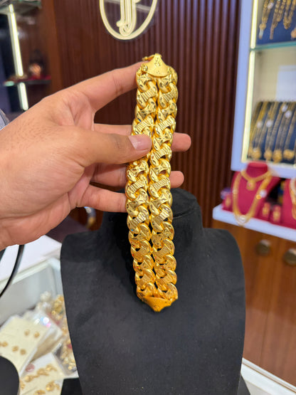 Bracelet .	⭐⭐⭐☆☆ 3.0 (8,990)