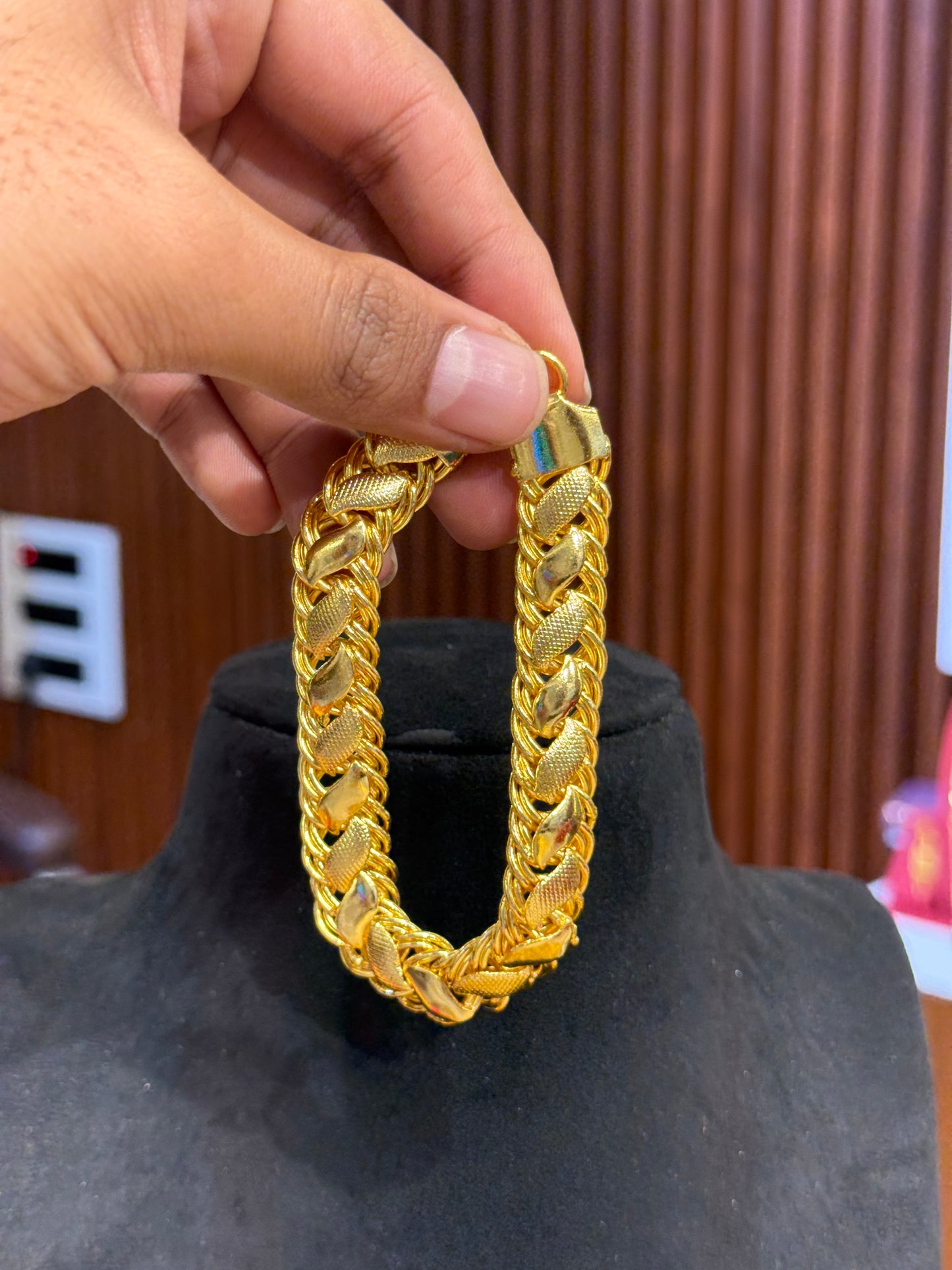 Bracelet ⭐⭐☆☆ 2.9 (6,130)