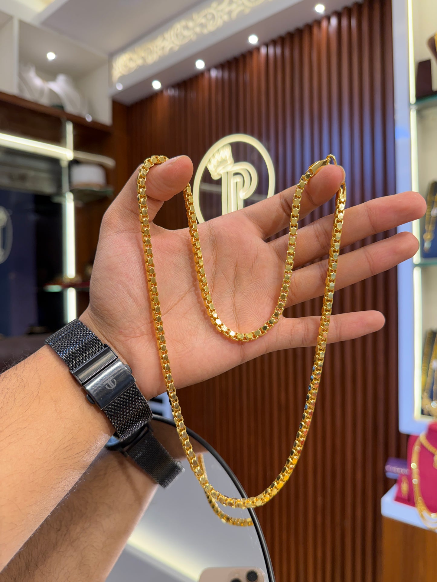 Big box chain ⭐⭐⭐⭐☆ 4.3 (14,950)