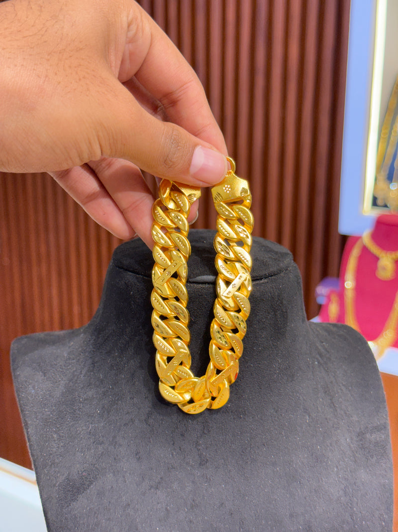 Bracelet