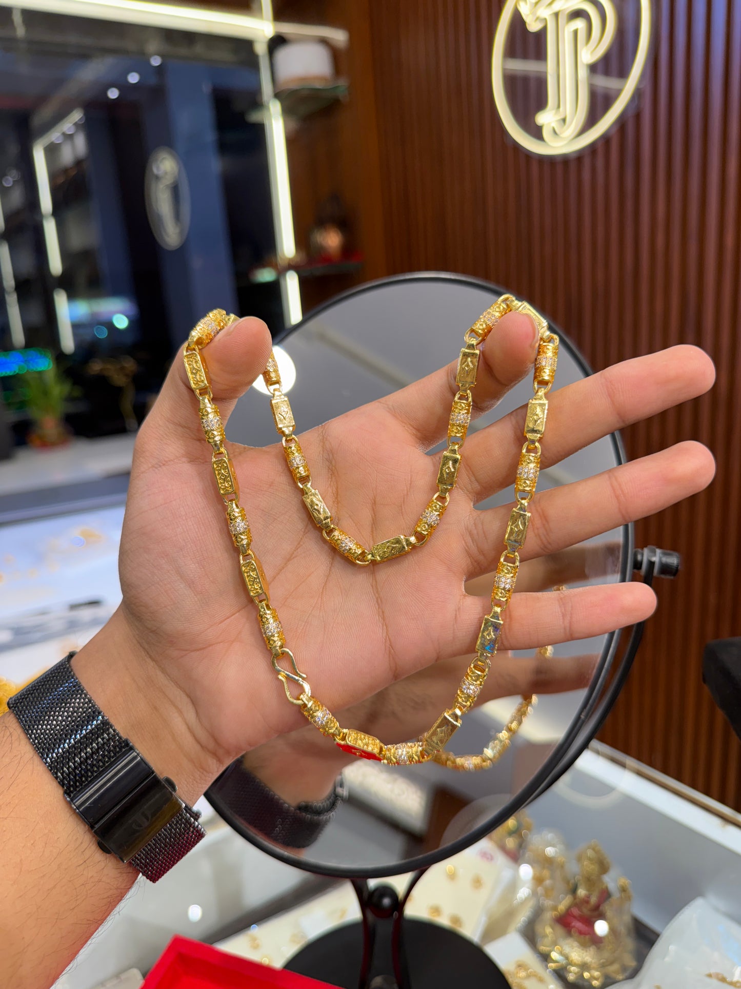 Chain  ⭐⭐⭐☆☆ 3.0 (4,450)