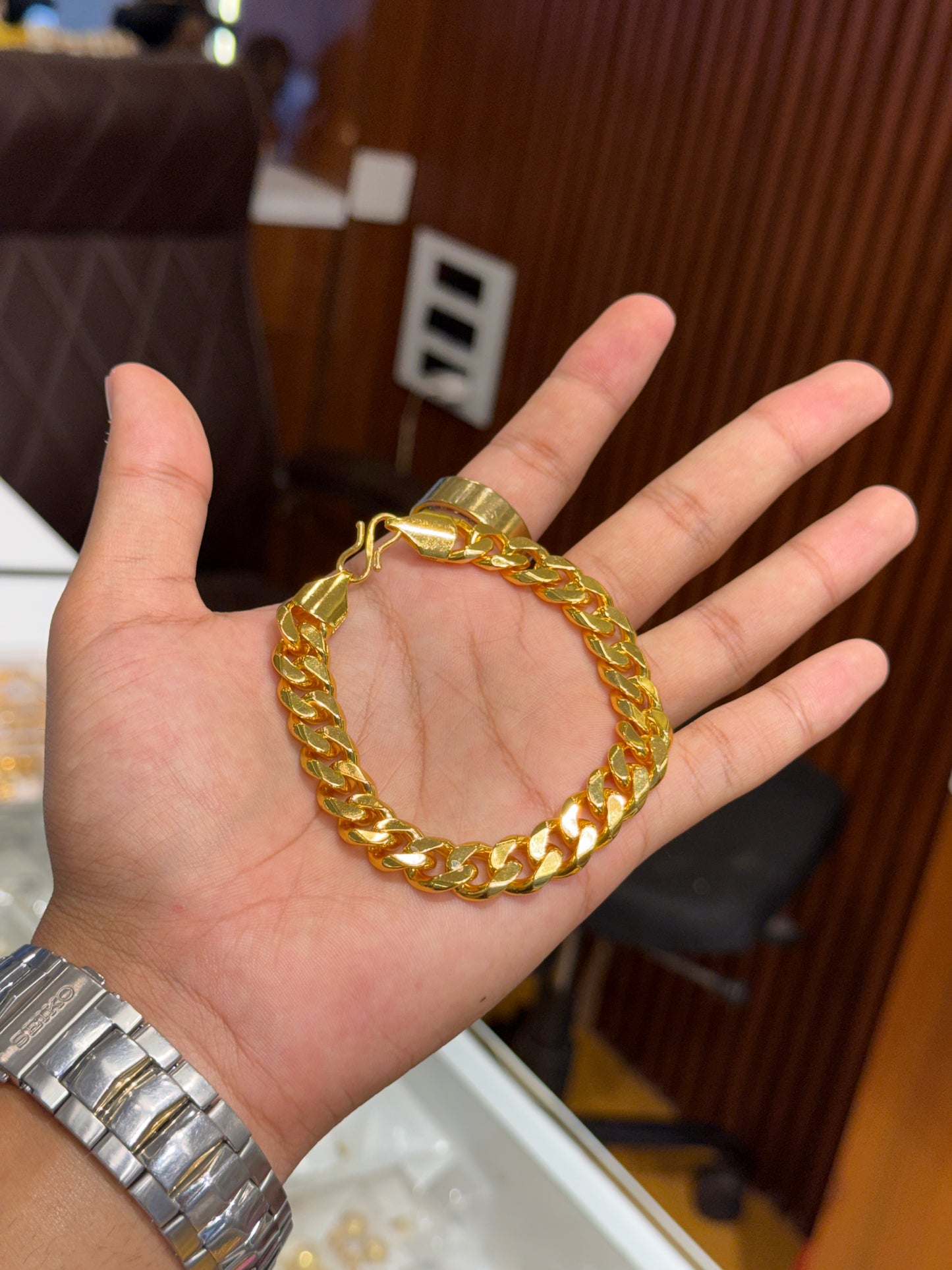 Cubin bracelet 	⭐⭐⭐⭐☆ 4.0 (2,980)