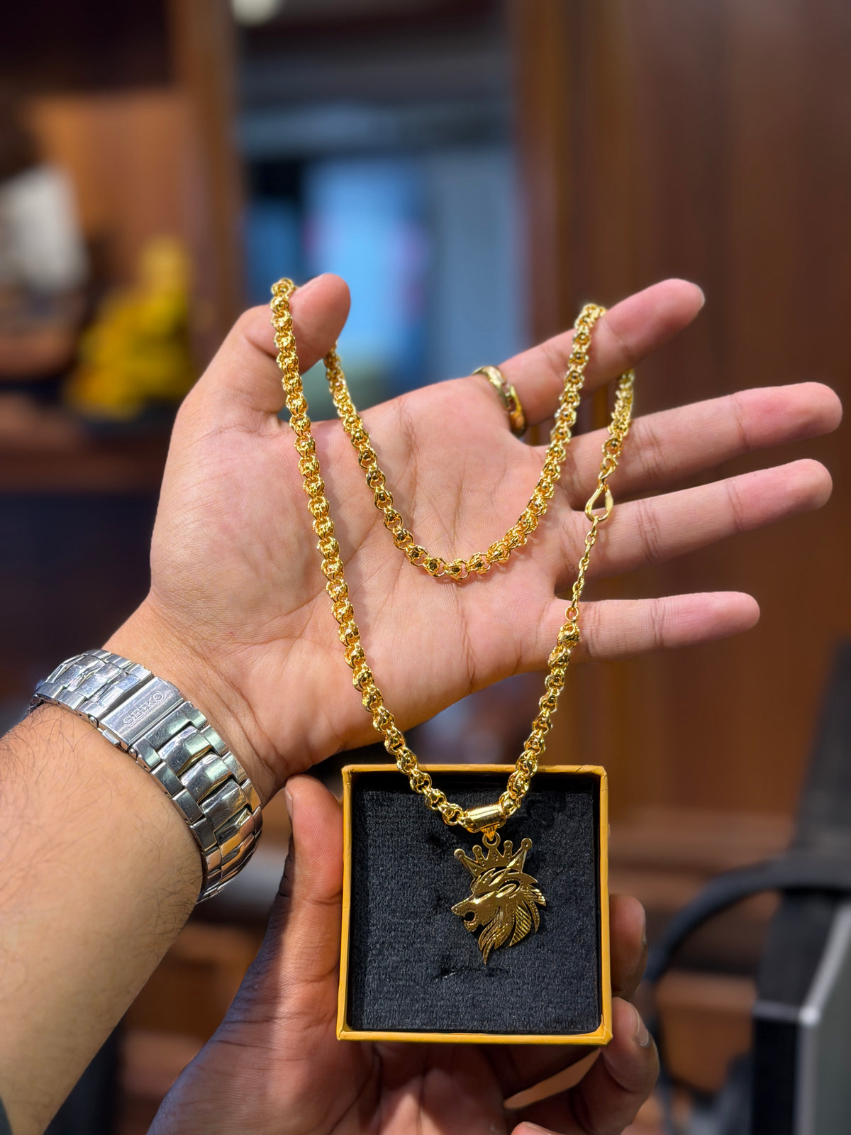 South chain + lion pendent 🦁